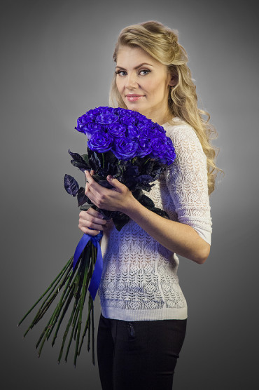 Роза синяя 60 см 25 шт