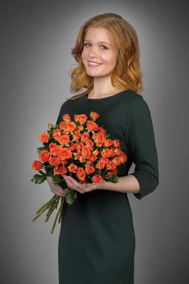 Кустовые розы оранжевые 9 шт.